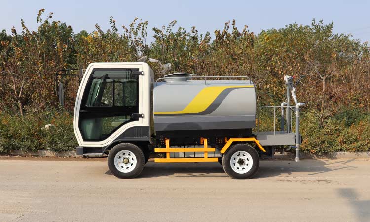 電動(dòng)小型灑水車(chē)使用范圍