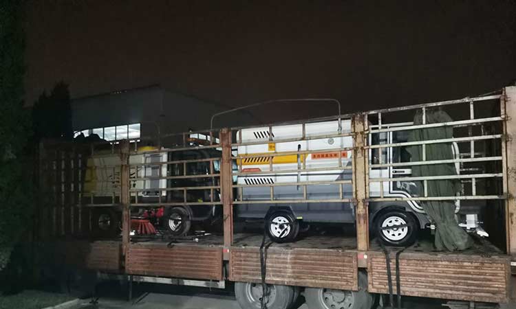 小型電動(dòng)洗掃車(chē)