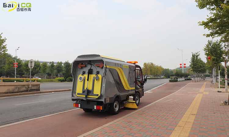 小型道路洗掃車(chē)