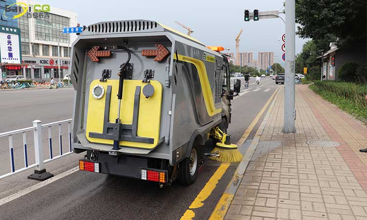 純電動小型環(huán)衛(wèi)洗掃車