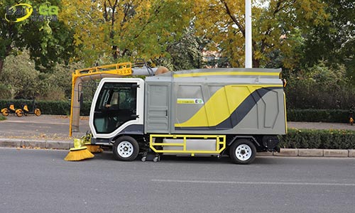 多功能樹葉收集車，非落葉季節(jié)能做什么？