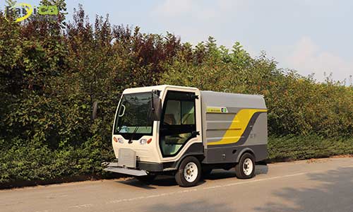 電動(dòng)高壓清洗車，協(xié)同作業(yè)為道路環(huán)衛(wèi)查漏補(bǔ)缺