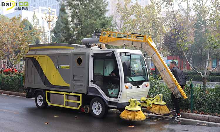 電動(dòng)樹葉收集車