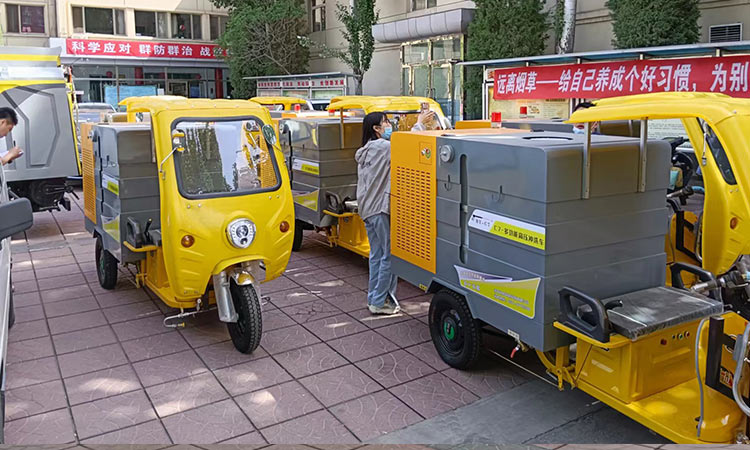 環(huán)衛(wèi)三輪高壓清洗車(chē)