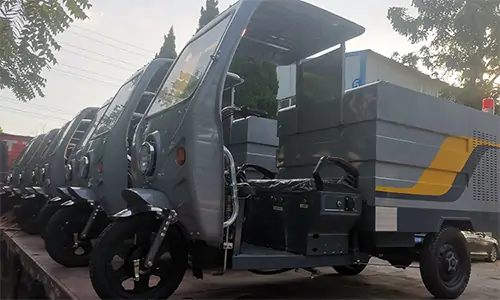 高壓清洗車定制外觀，清潔高效，已裝車準(zhǔn)備發(fā)貨