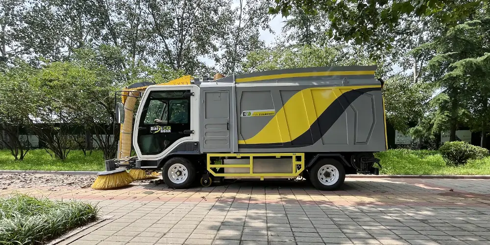 電動(dòng)樹葉收集車