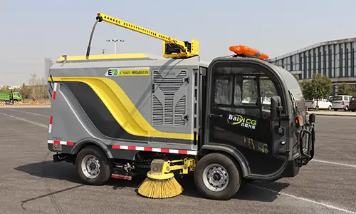 道路洗掃車(chē)，路面污漬清潔“專(zhuān)家”