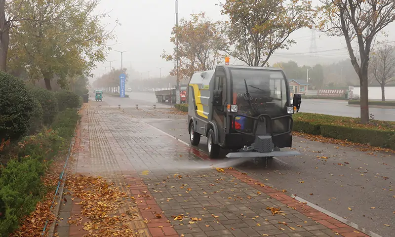 四輪多功能高壓沖洗車，秋季用處多！落葉還能這樣清理??？