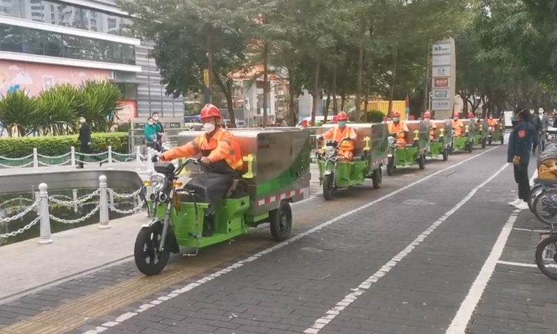 小型多功能高壓清洗車發(fā)往深圳環(huán)衛(wèi)公司-組織現(xiàn)場培訓(xùn)，助力深圳環(huán)衛(wèi)！