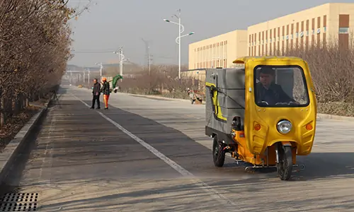 春季風(fēng)沙揚(yáng)塵大怎么辦呢？別擔(dān)心！這款純電動(dòng)三輪高壓清洗車就可以解決！