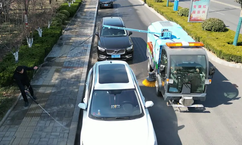 純電動(dòng)洗掃車(chē)展神通，狹窄路段地面清潔洗掃有奇效！