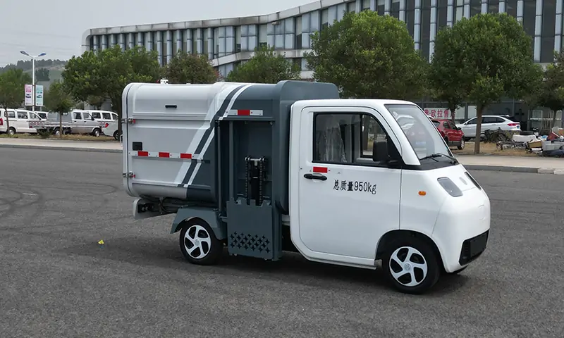 新能源垃圾清運(yùn)車助力環(huán)衛(wèi)事業(yè)，提升城市環(huán)境質(zhì)量