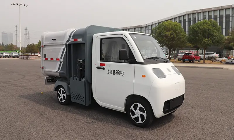 新能源四輪垃圾清運(yùn)車：高效環(huán)保，助力城市清潔