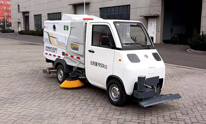 新能源純電動(dòng)洗掃車：助力城市環(huán)境建設(shè)的多功能清潔利器