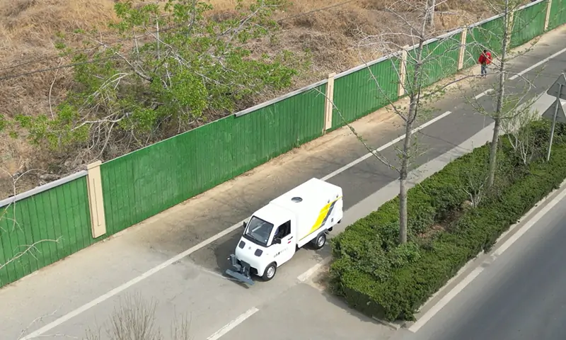 新能源路面養(yǎng)護(hù)車：創(chuàng)新清潔解決方案，提升城市環(huán)境質(zhì)量