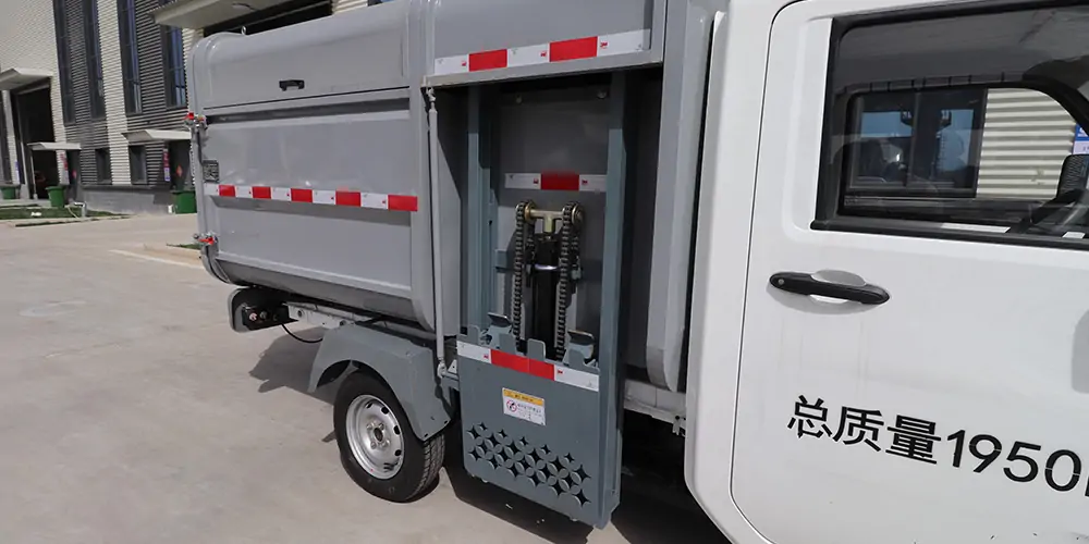 新能源側(cè)裝垃圾車，垃圾運(yùn)輸車，垃圾車，側(cè)裝式垃圾車