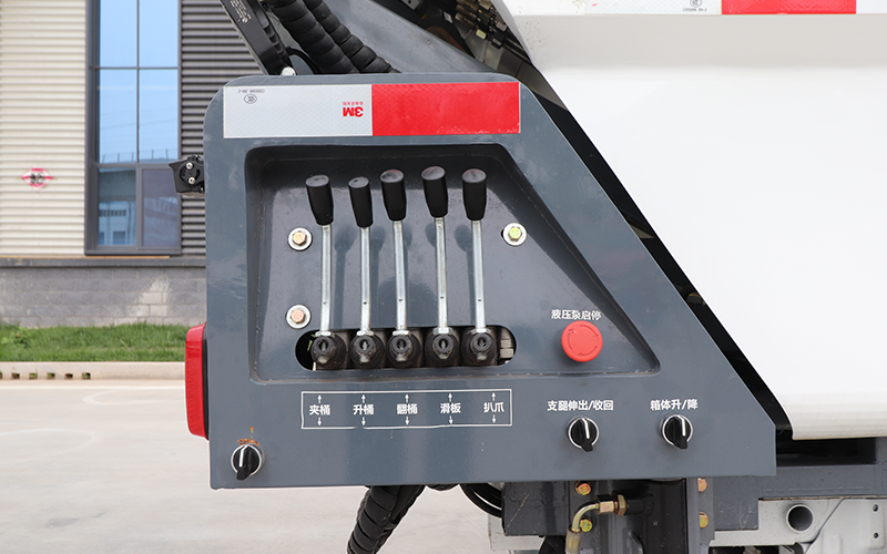 新能源自裝卸式垃圾車BY-LH2000