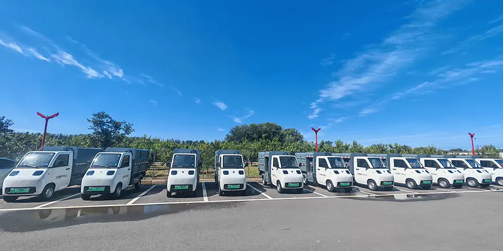 新能源側(cè)裝垃圾車，側(cè)裝式垃圾車，垃圾車，小型垃圾車