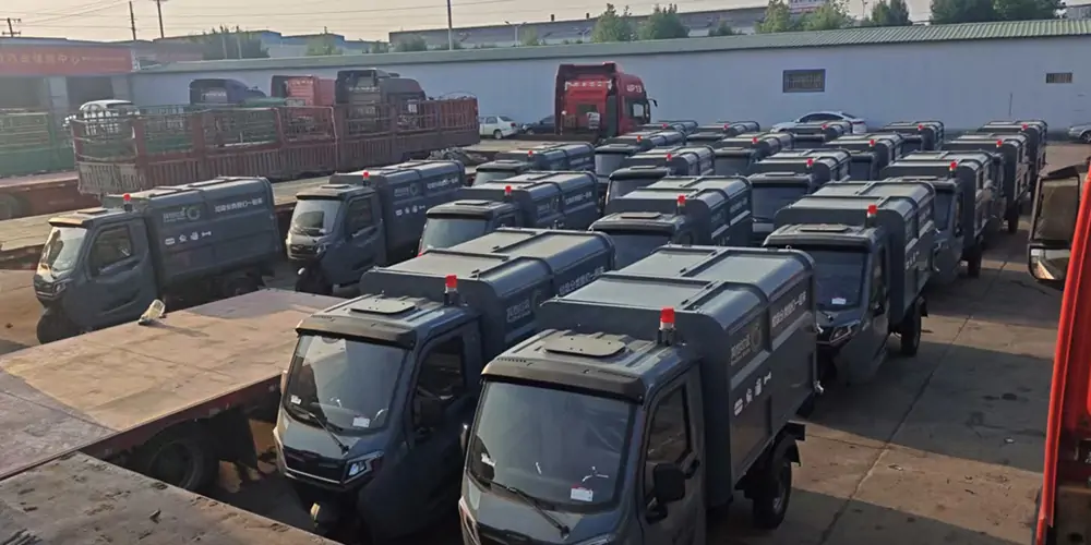 新能源側(cè)裝式垃圾清運車，側(cè)裝垃圾車，垃圾車，新能源垃圾車