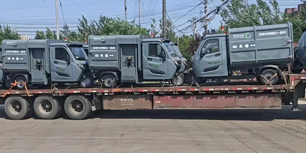 新能源側(cè)裝式垃圾清運車，側(cè)裝垃圾車，垃圾車，新能源垃圾車