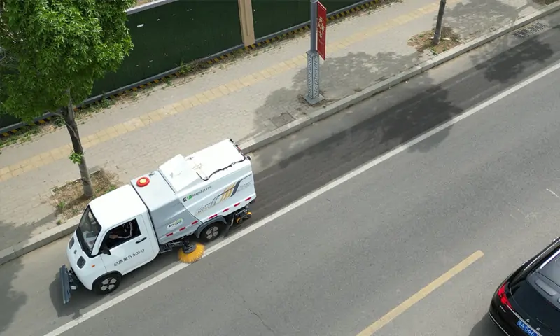 純電動(dòng)洗掃車(chē)，多功能滿(mǎn)足多種場(chǎng)景下的使用需求