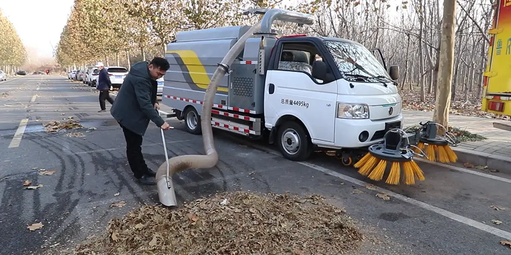 純電動樹葉收集車，樹葉收集車，落葉收集車，吸葉機(jī)